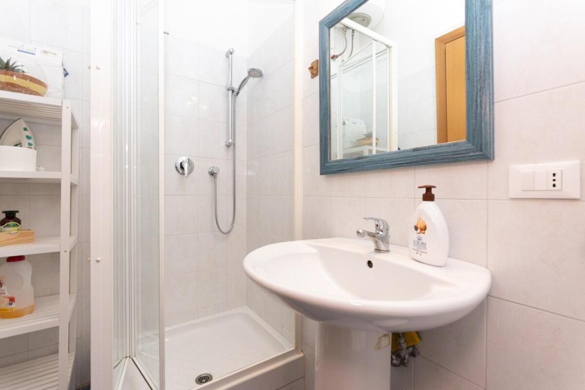 Apartment 10 Min Citta Del Vaticano-stadio Olimpico Lucia 1bdr *